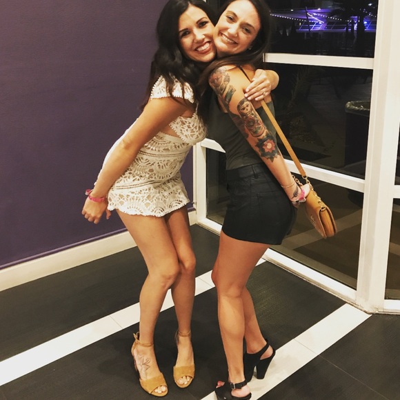 White lace cut out dress - Picture 3 of 3